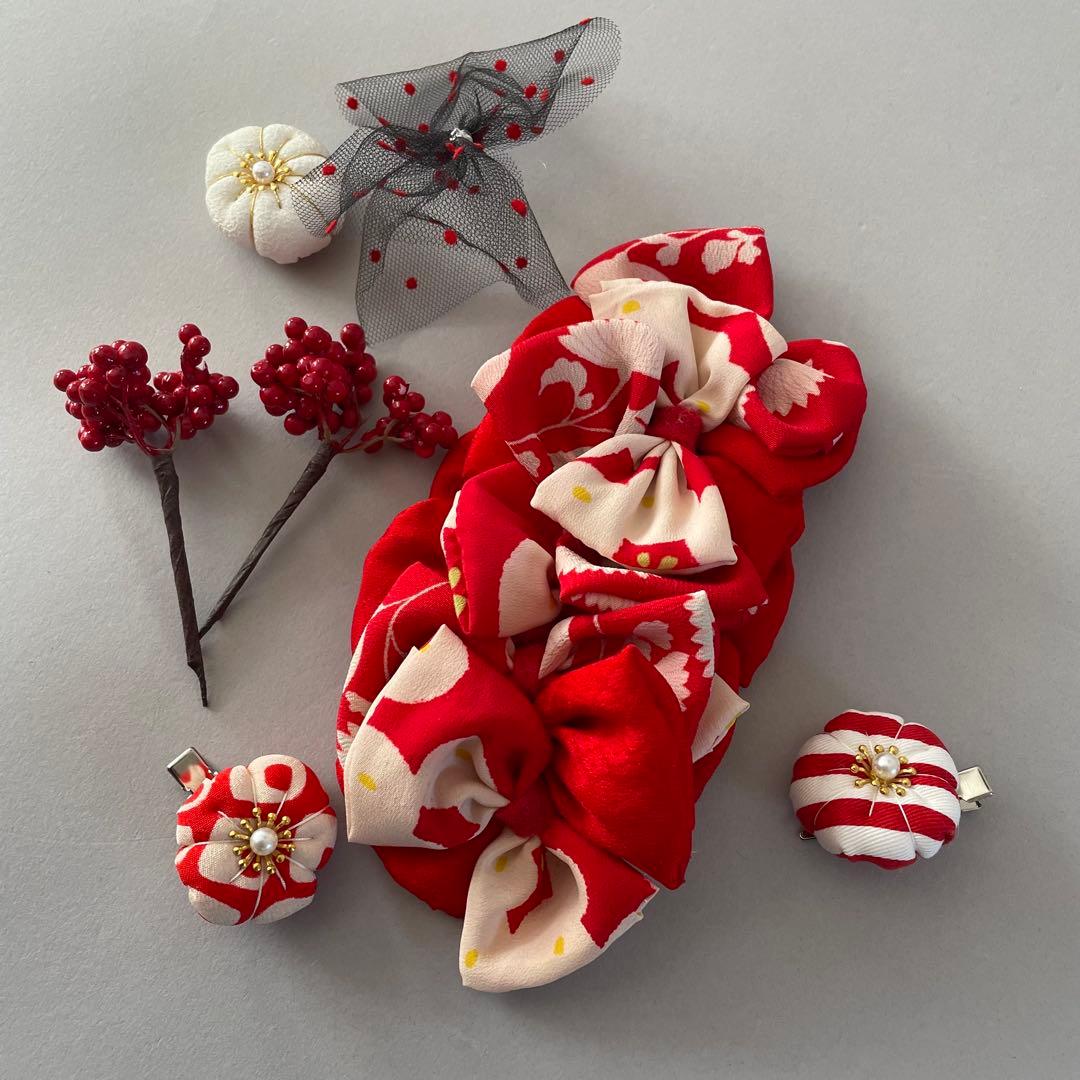 七五三　５歳〜６歳向き　アンティークお着物セット　髪飾り付き