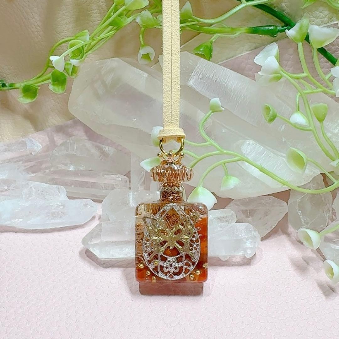 癒しのオルゴナイト❤️シトリン＋サードオニキスの香水瓶型♡