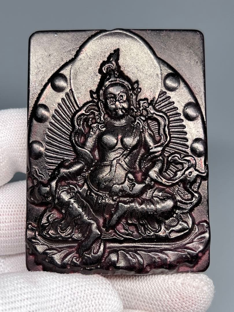 隕石　仏教美術　浮き彫り　不思議の石鉄隕石　アンティーク　縁起物　置物　根付
