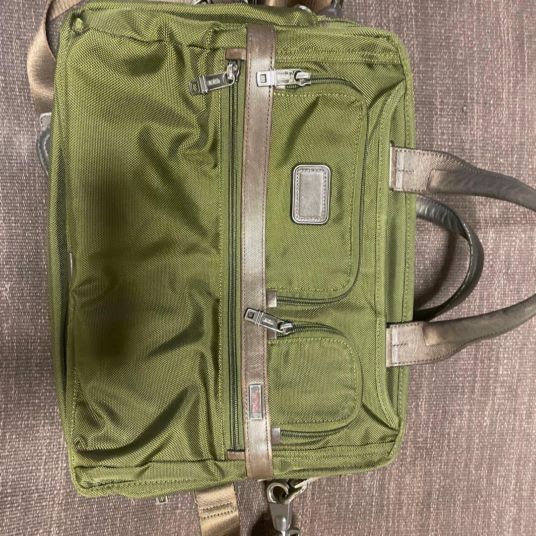 TUMI エクスパンダブル・オーガナイザー・コンピューター・ブリーフ