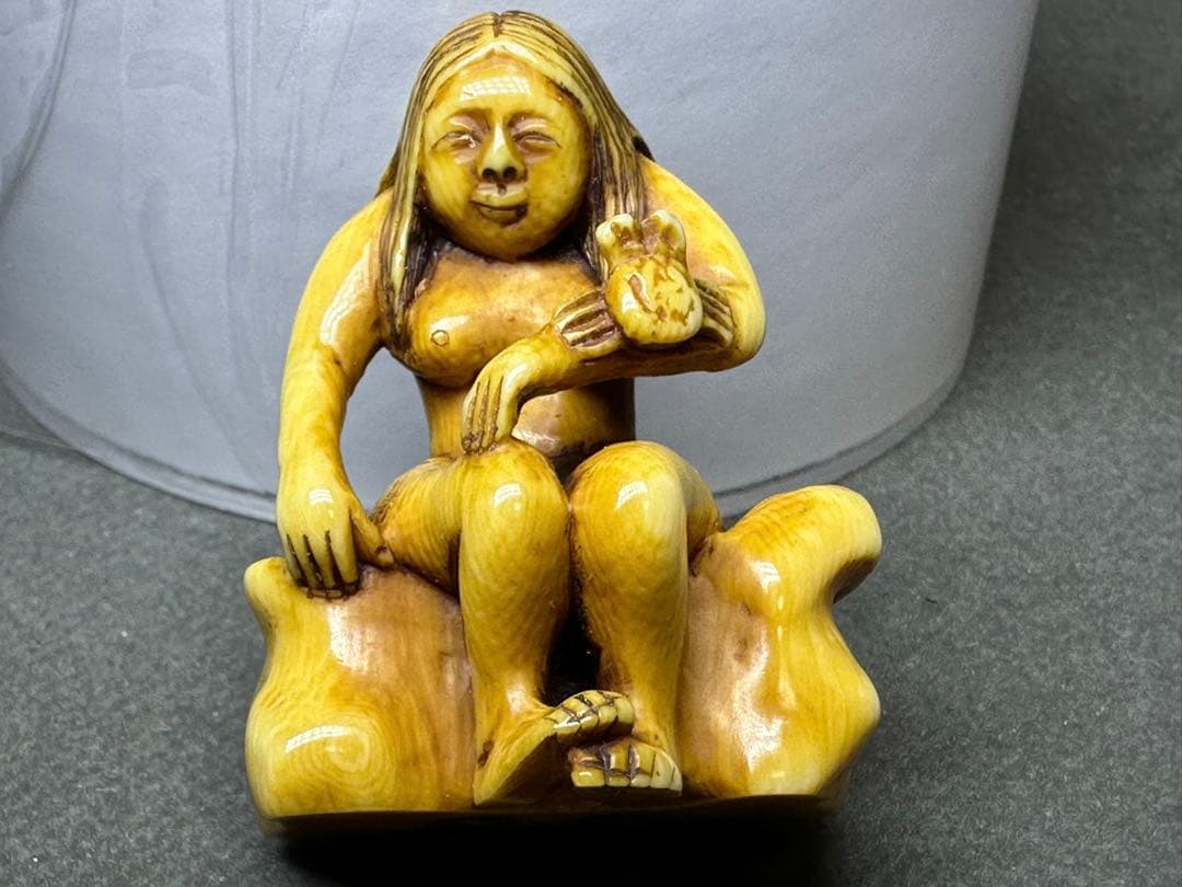 極上　根付　海女　天然素材　アンティーク　和彫　置物　骨董　飾り物　古美術品