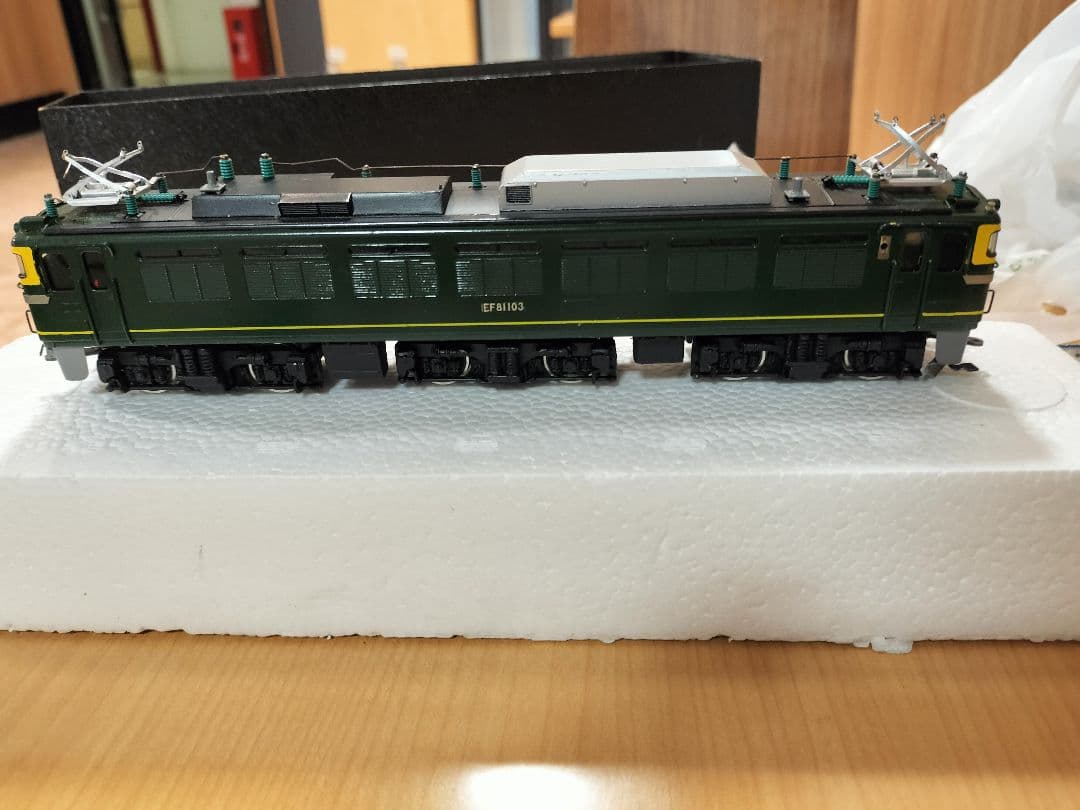 r*3様 エンドウ　EF81 トワイライトエクスプレス　HO 　電気機関車　ジャ