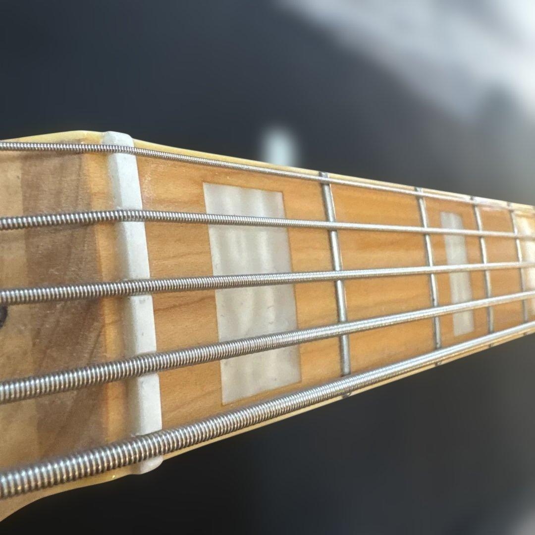 SQUIER 5弦ベース