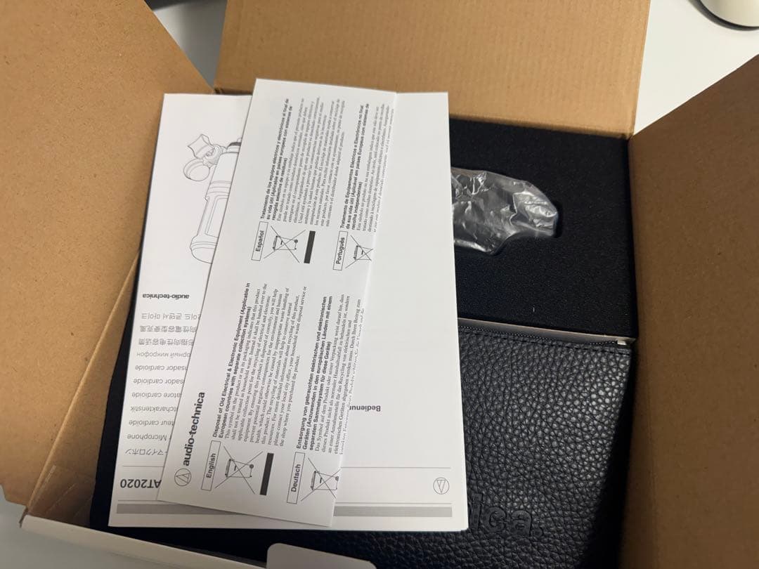 オーディオテクニカ　AT2020 ブラック　コンデンサーマイク　箱付属品あり