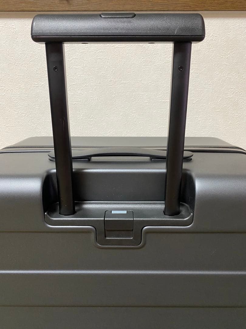 無印良品　バーを自由に調節できる　ハードキャリーケース（７５Ｌ）グレー