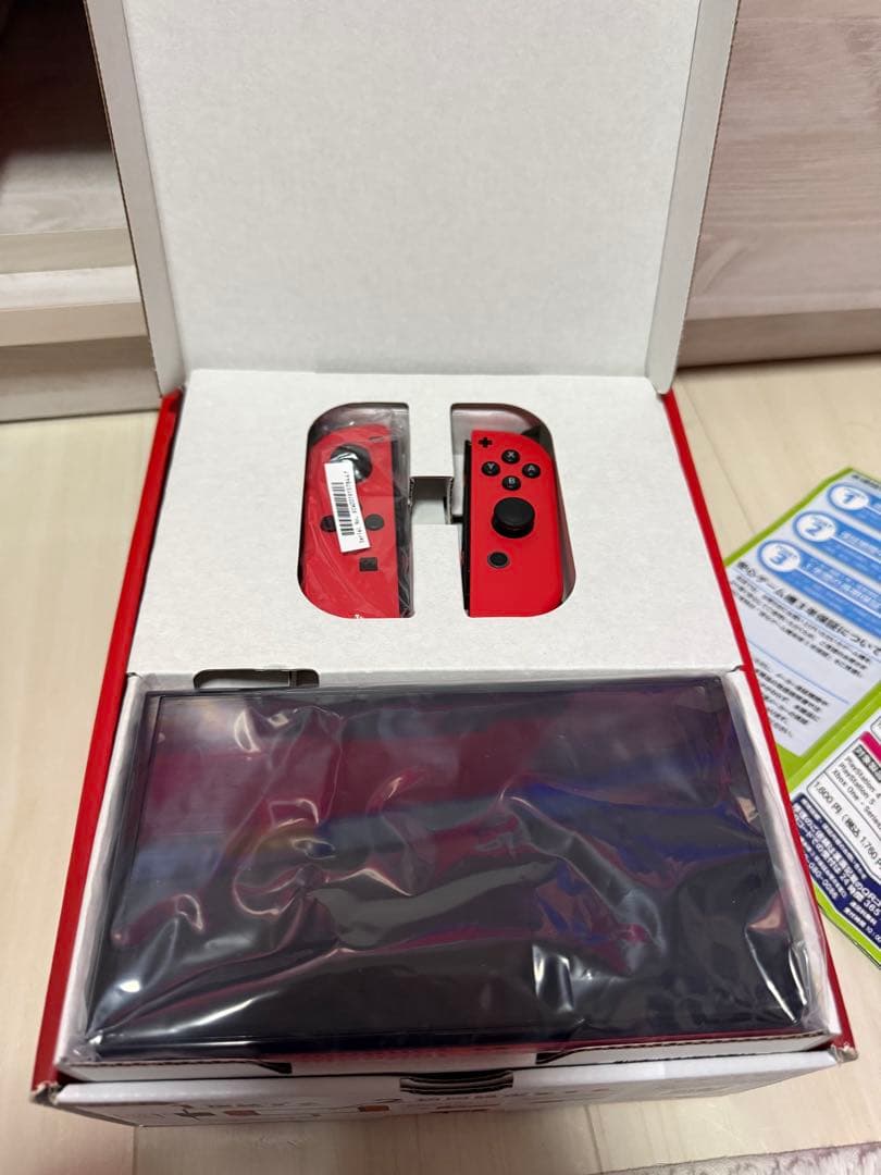 Nintendo Switch有機EL マリオレッド本体と付属品