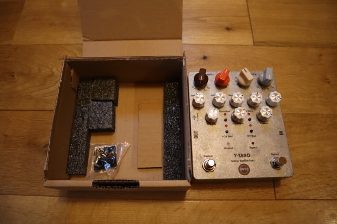 V-ZERO Guitar Synth / ギターシンセサイザー