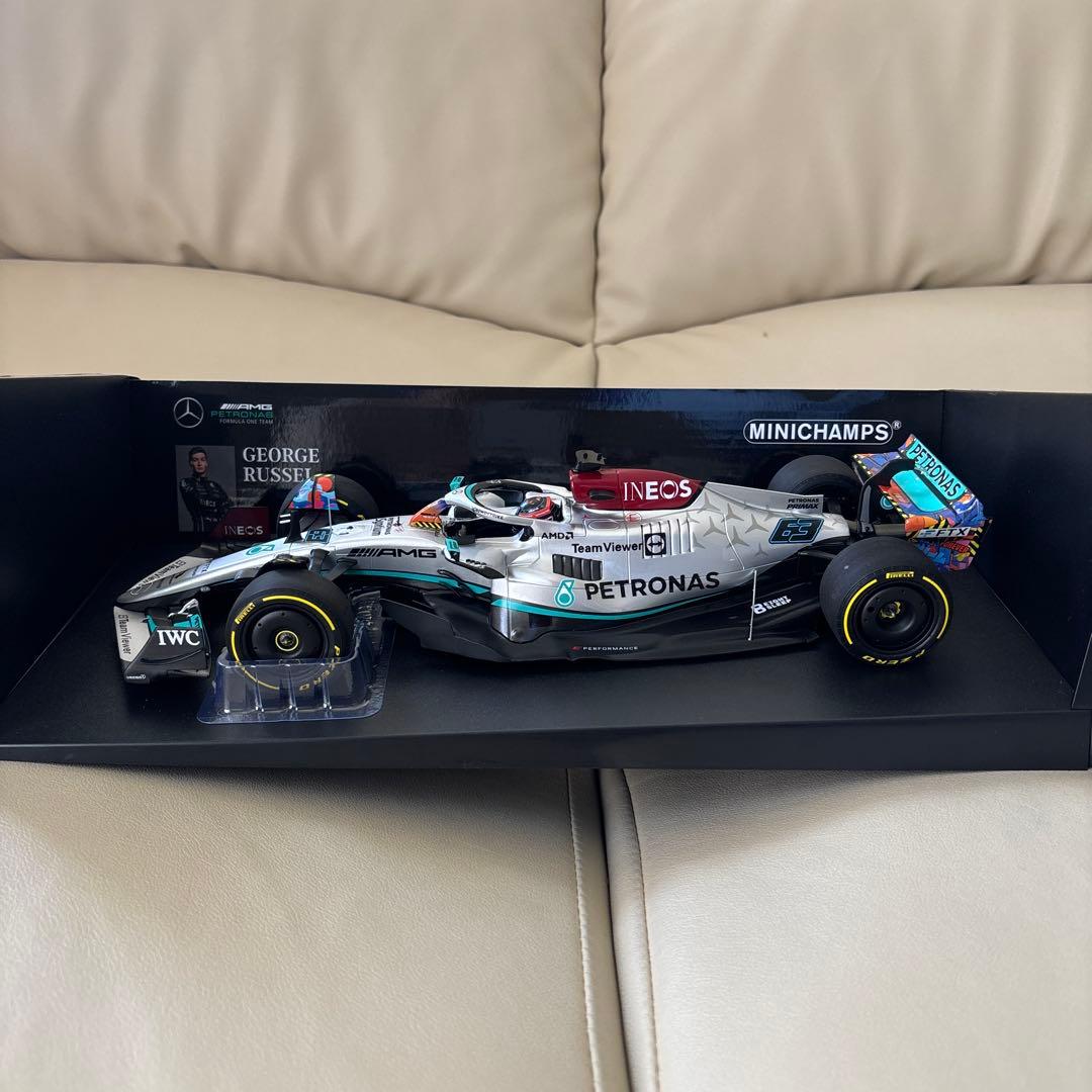 1/18 ミニチャンプス メルセデスAMG W13 G.ラッセル