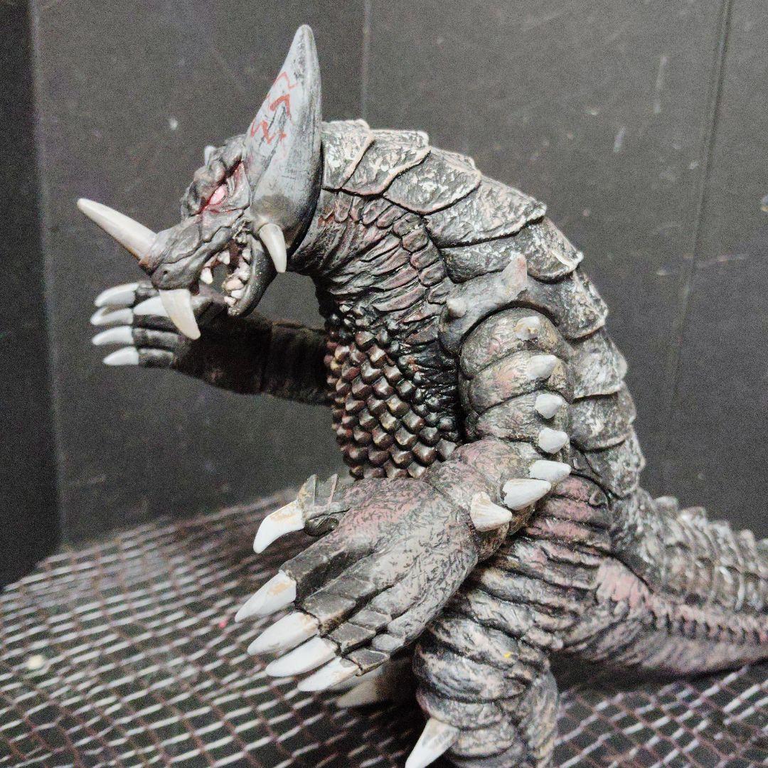 しんウルトラ怪獣旧型ソフビカプセル怪獣、グドンvsツインテール、EXゴモラ