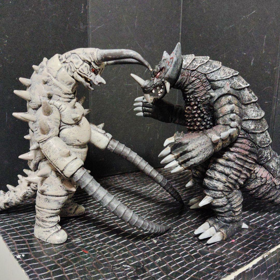 しんウルトラ怪獣旧型ソフビカプセル怪獣、グドンvsツインテール、EXゴモラ