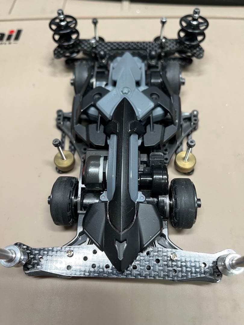 ミニ四駆 グレー/ブラック カーボンファイバー