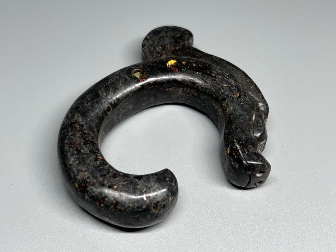 古美術　玉豚竜　紅山文化　C型玉礼器　祭祀器　根付　お守り　石鉄隕石磁石に反応有