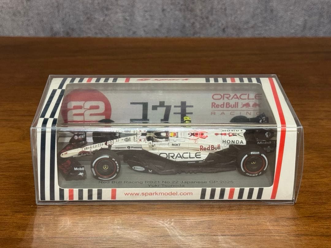 オラクル レッドブルレーシングRB21角田裕毅 日本GP 2025 ミニカー