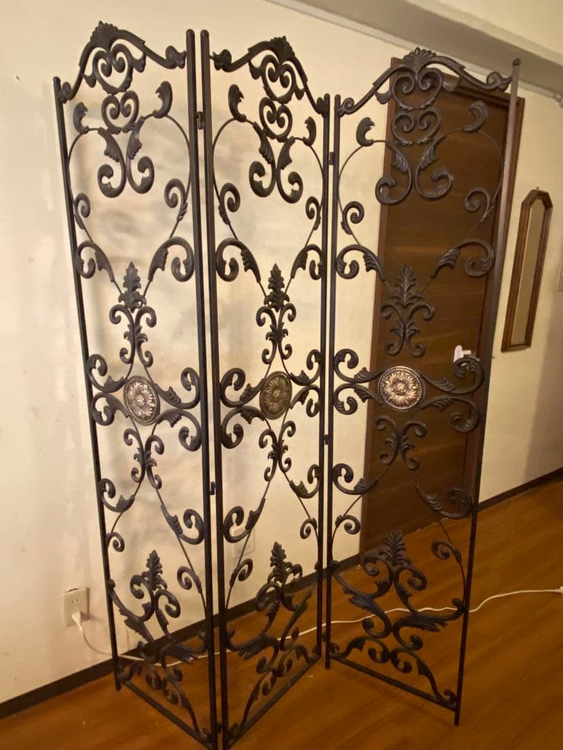 12/20まで！アンティーク調　アイアン製装飾パーテーション 3パネル