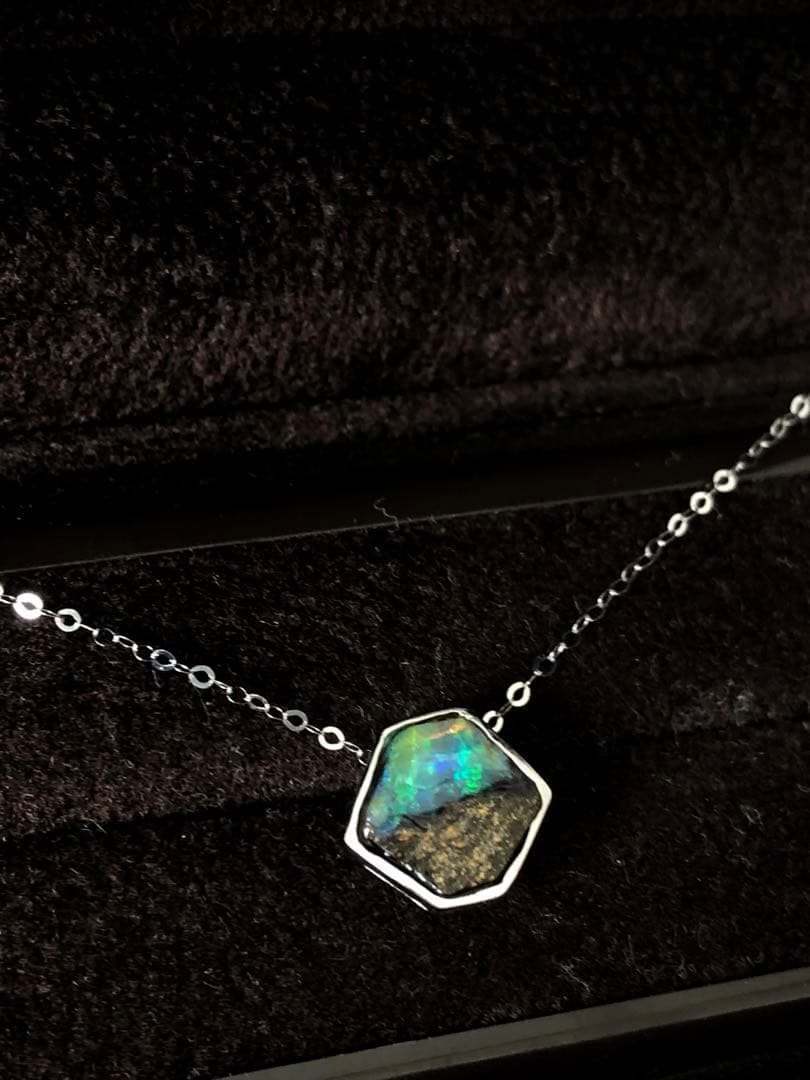 ヘキサゴン　オパールネックレストップ　六角形