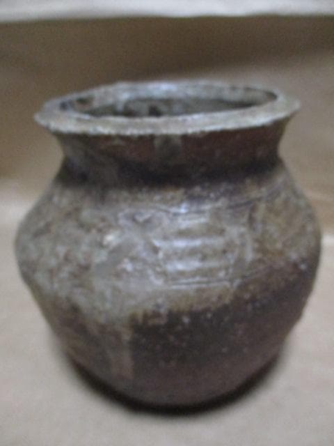 古信楽の壺　R69-2