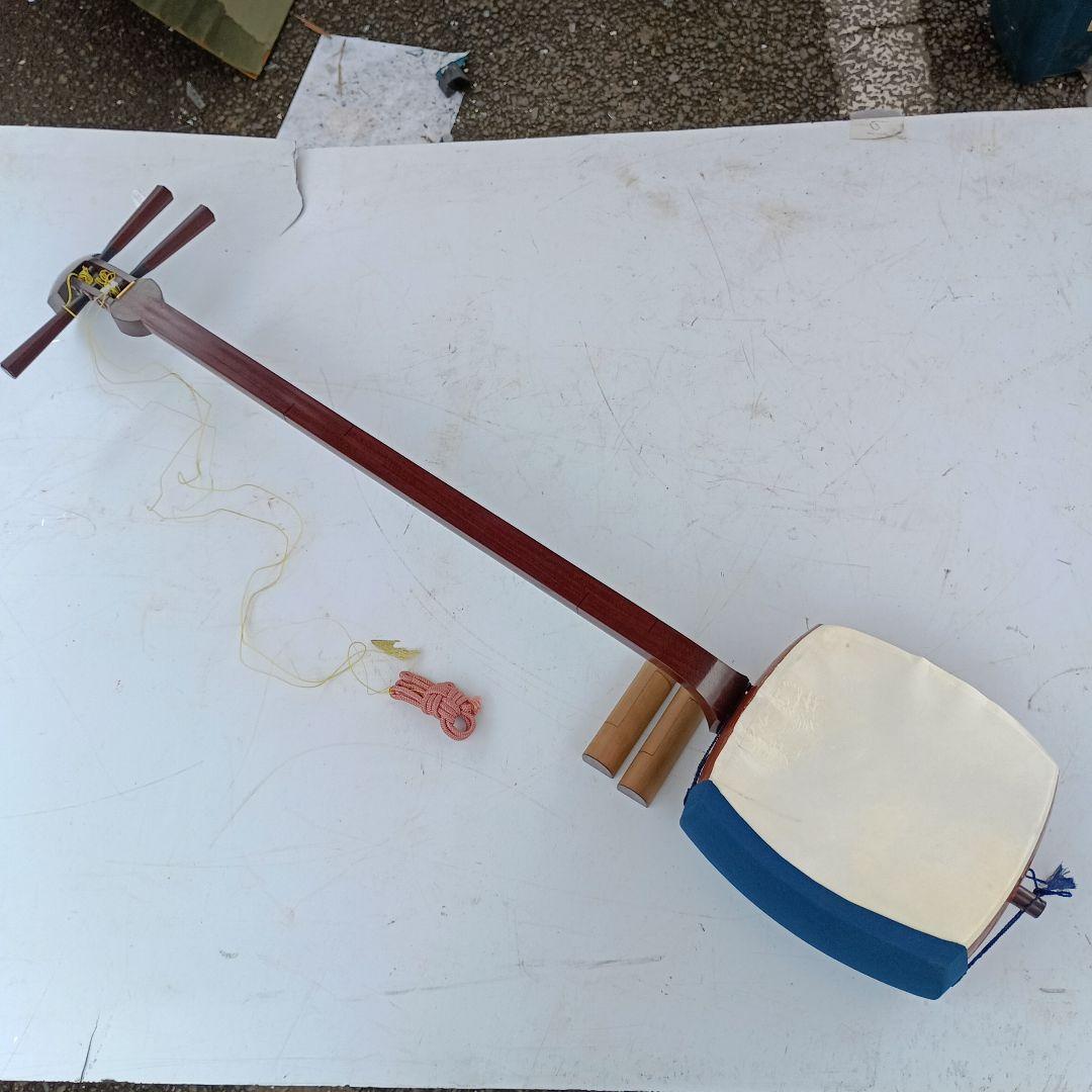 3152)三味線　子持綾杉胴　棹２５ｍｍ／２本溝金ホゾ