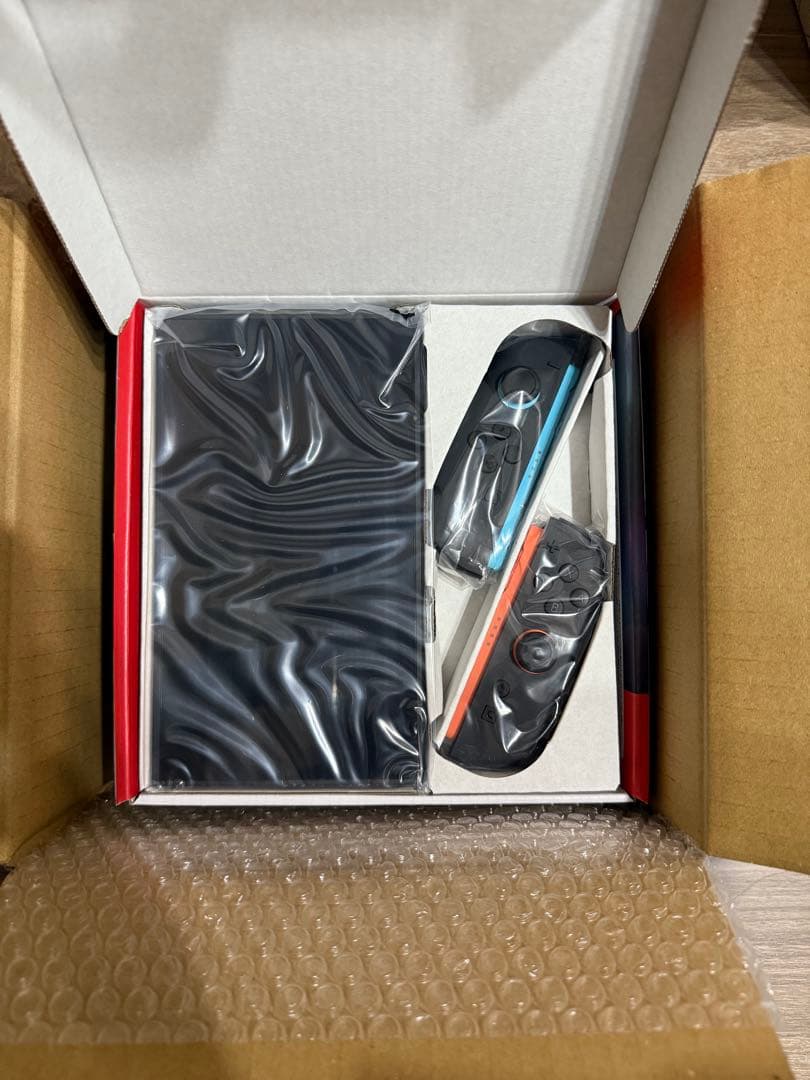 【新品未使用】Nintendo Switch2 多言語 本体 ネオンブルーレッド