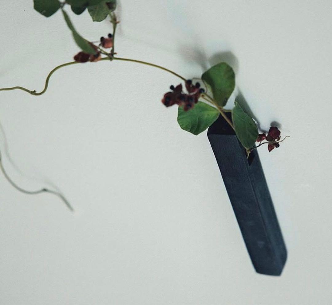 石上照美さん　一輪挿し