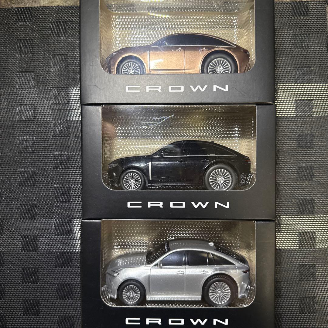 トヨタ　プルバックカー　クラウン