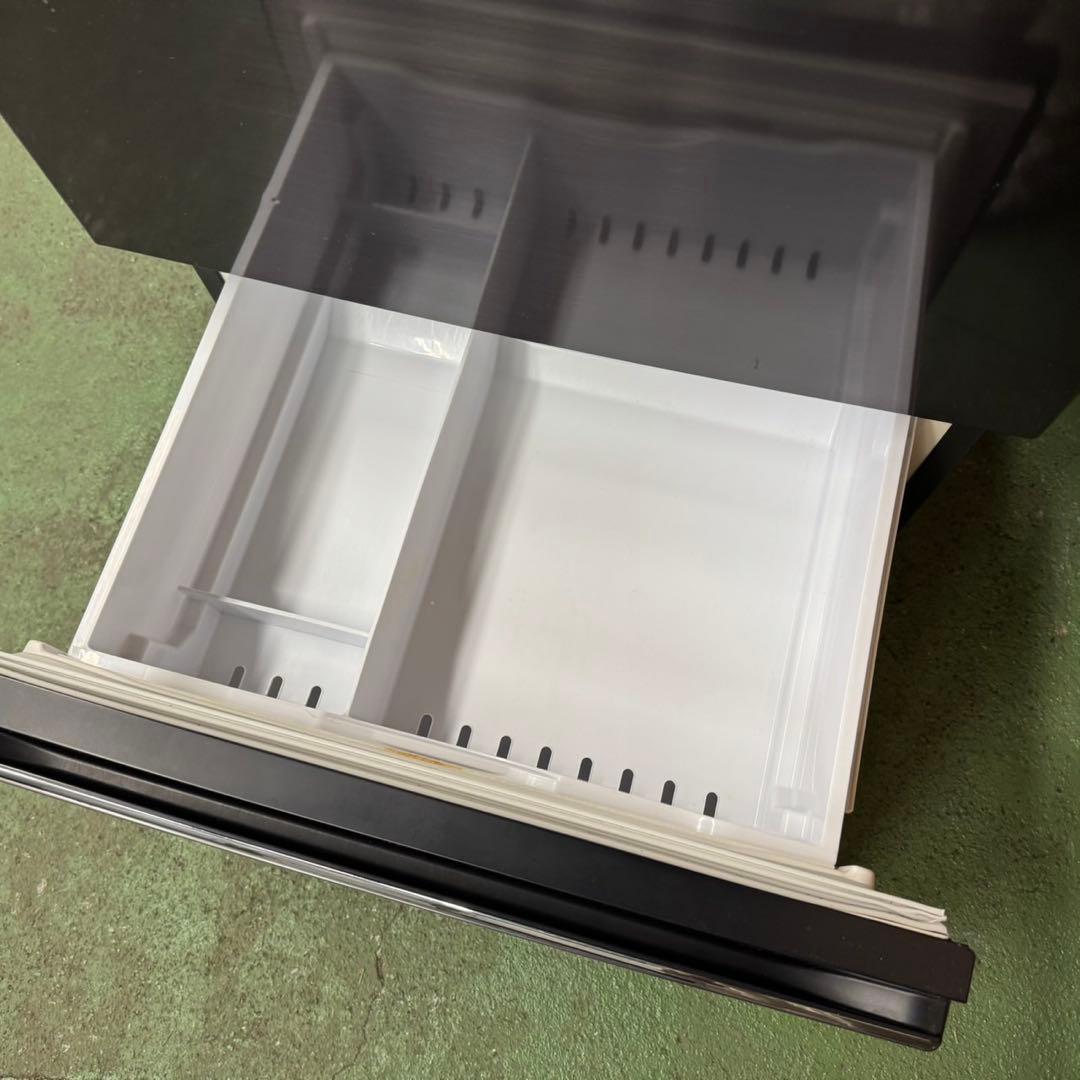 333 日立　大型冷蔵庫　300L強　小型　家庭用　右開き　自動製氷　3ドア