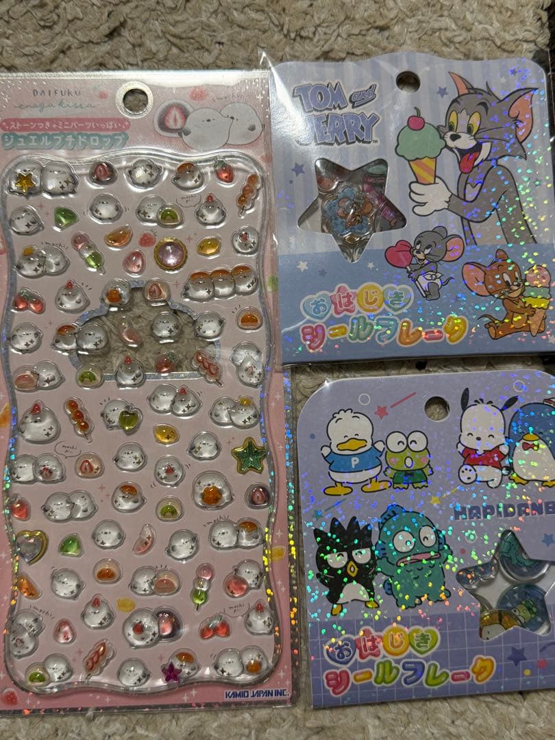 ボンボンドロップ　うるちゅるシール　15点　サンリオ　ちいかわ　ディズニー