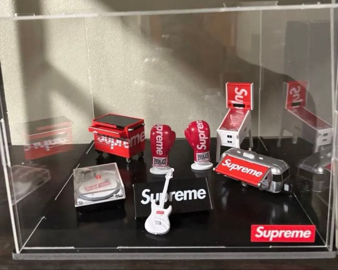 Supreme ガチャガチャ　コンプリート　アクリルケース付き