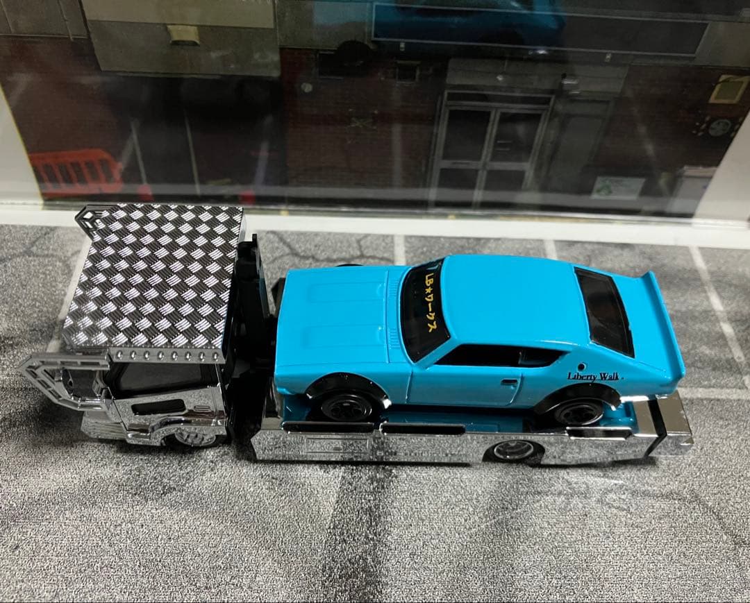 シルバー トラック型ミニカー 1/64