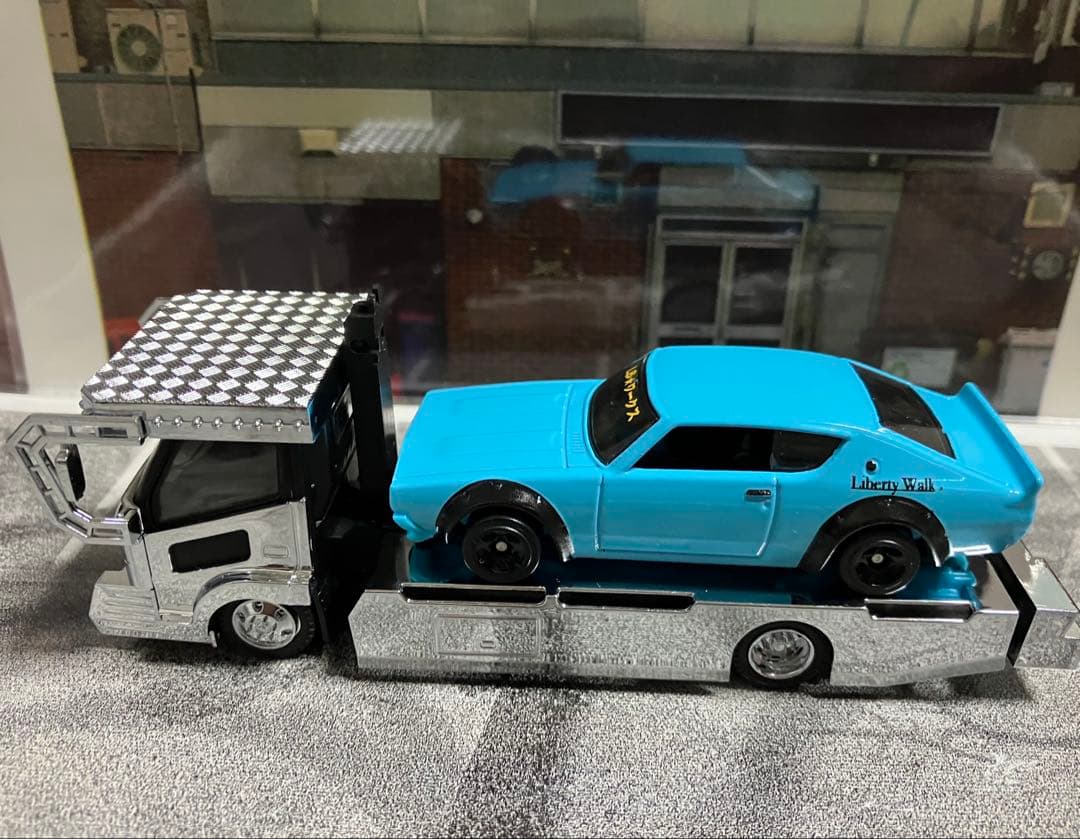 シルバー トラック型ミニカー 1/64