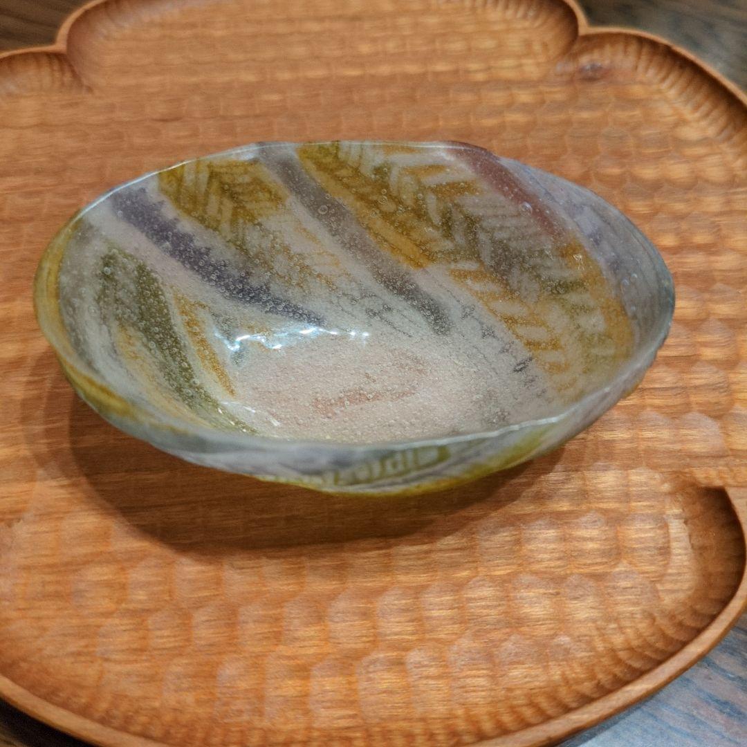 大室桃生さん ガラスの器