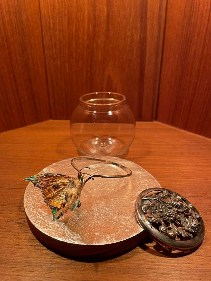 シルバー　透かし彫り　蓋付き小物入れ シルバーエナメル　蝶々　銀製品　工芸品