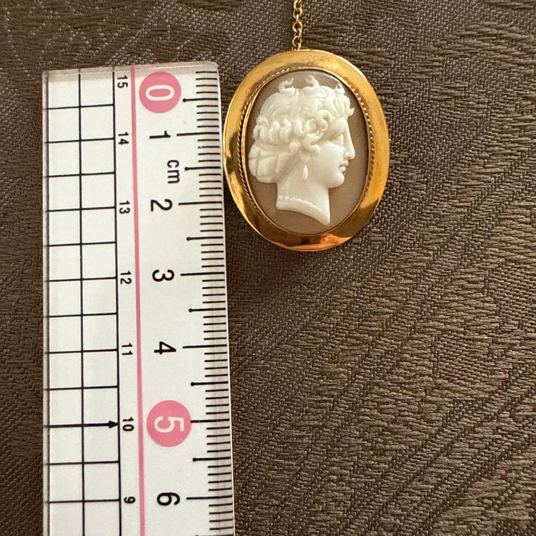 19世紀末アンティークシェルカメオブローチ 9金製、安全チェーン付き、英国