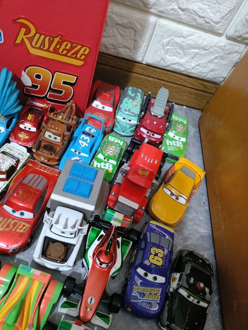 み*る様 カーズ　ミニカー　 ピストンカップセット　トミカ　マテル　カスタムタイ