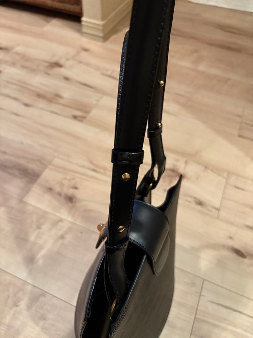 じーじ【極美品】ルイヴィトン　エピ　ショルダーバッグ