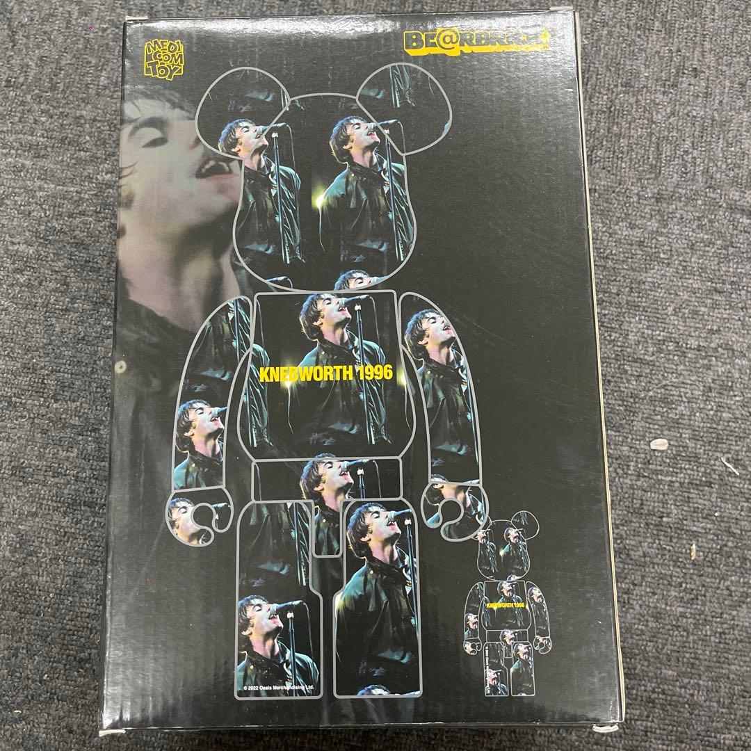 オアシス KNEBWORTH 1996 ベアブリック 100% & 400%。