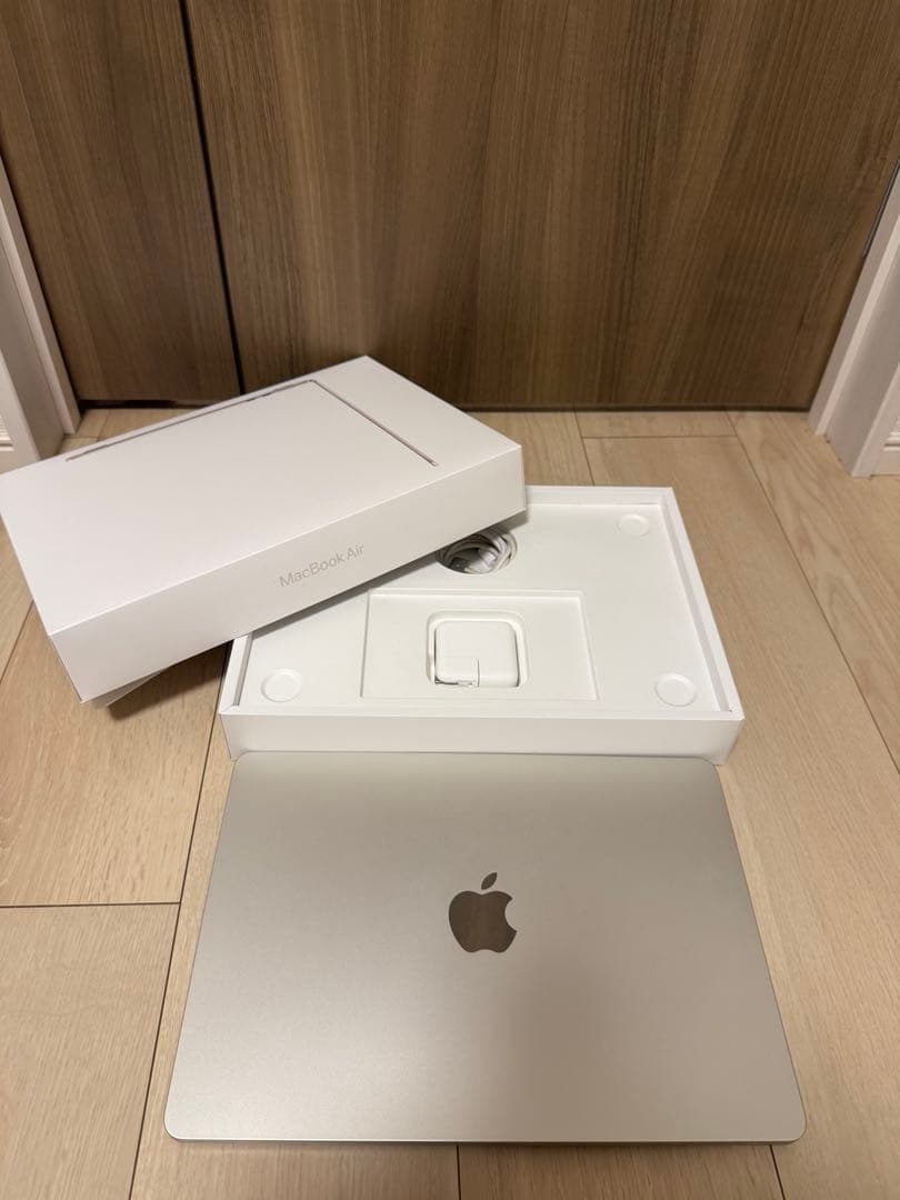 MacBookAir M2 2022 バッテリー100%