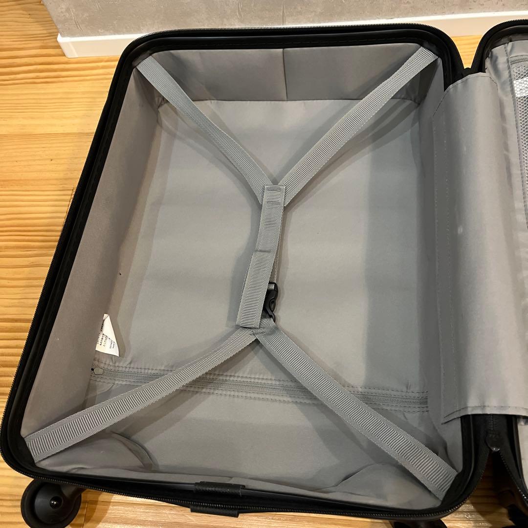 無印良品　キャリーバーの高さを自由に調節できるハードキャリー　黒　33L 鍵付き