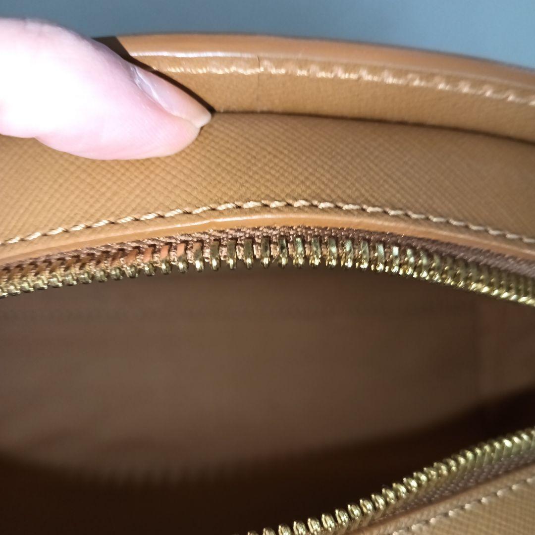 A.P.C. ベージュキャメル　ハーフムーン ショルダーバッグ　美品