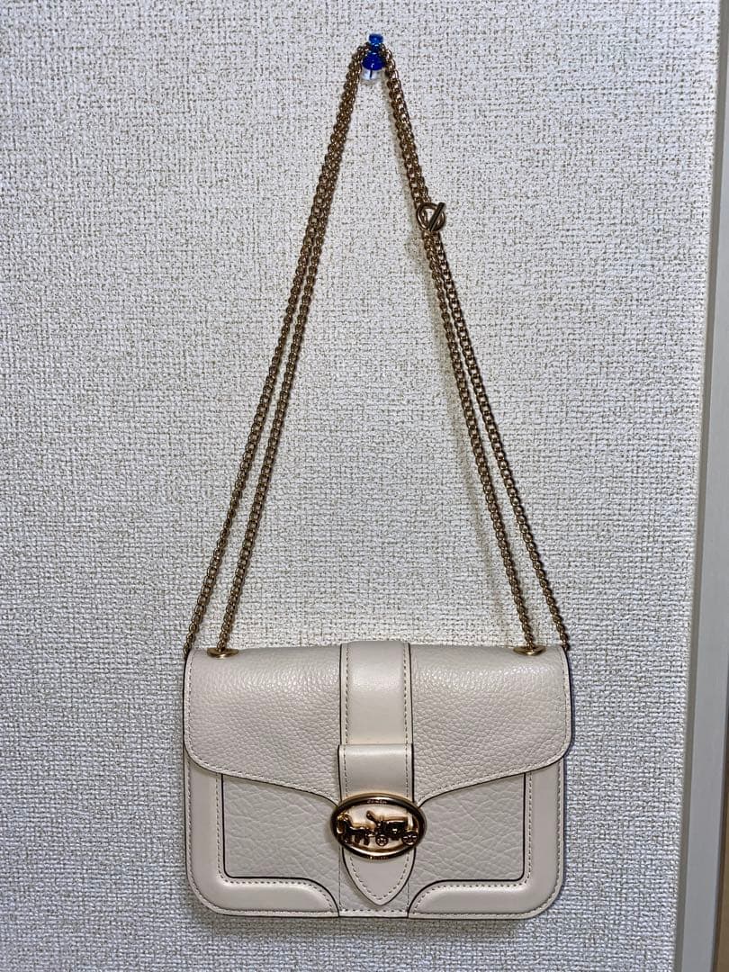 COACH ホワイトレザー ショルダーバッグ 馬車ロゴ ゴールドチェーン 美品
