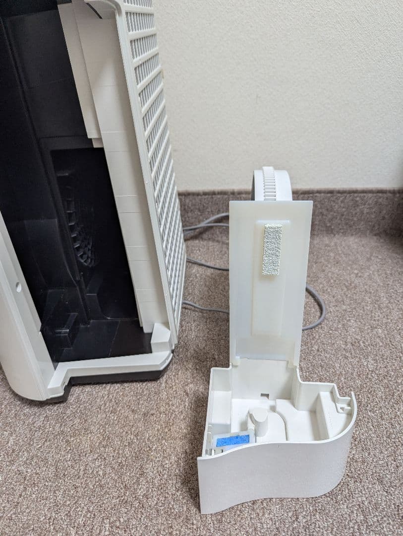 シャープ 加湿空気清浄機 KC-N50-W 2022年製