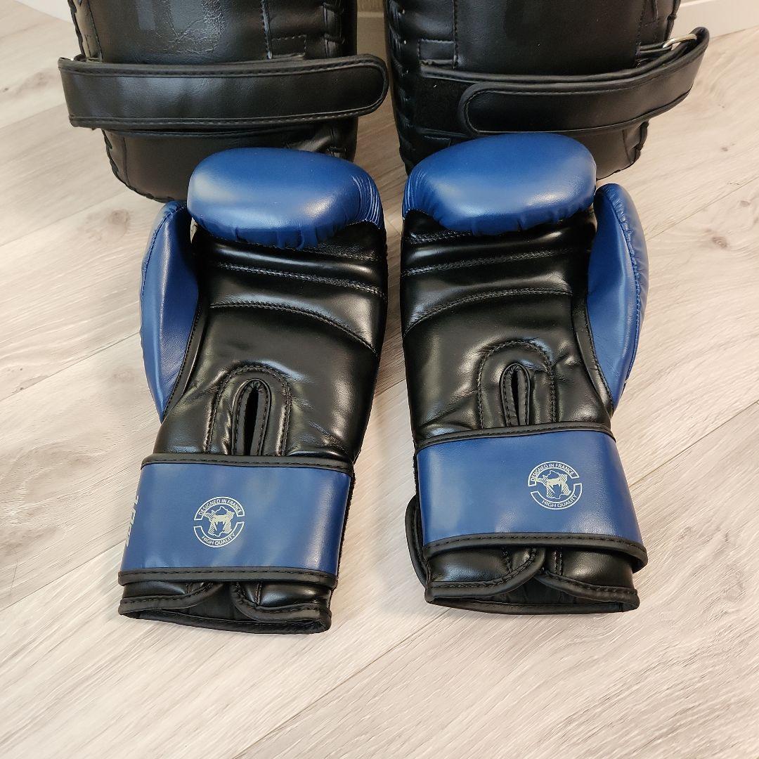 VENUM パンチングミット 黒 グローブ10oz