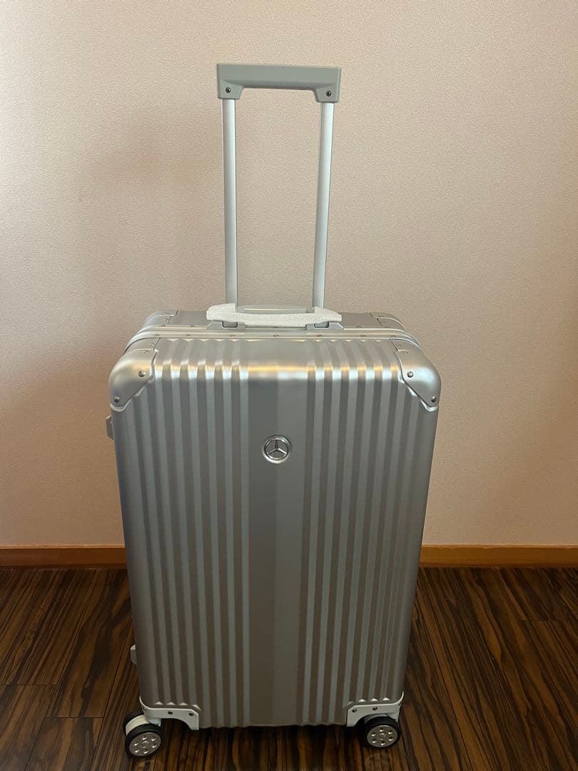 新品未使用メルセデスベンツ　キャリーケース　65リットル
