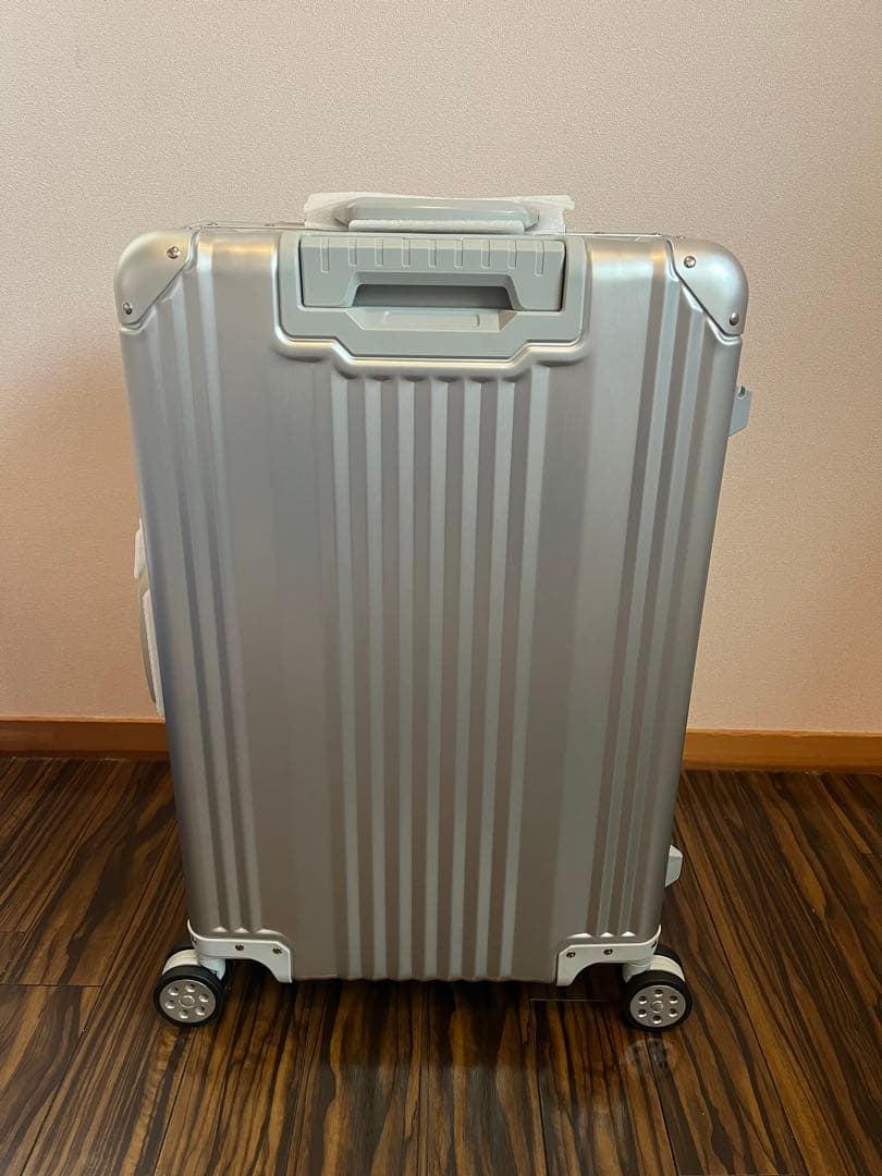 新品未使用メルセデスベンツ　キャリーケース　65リットル