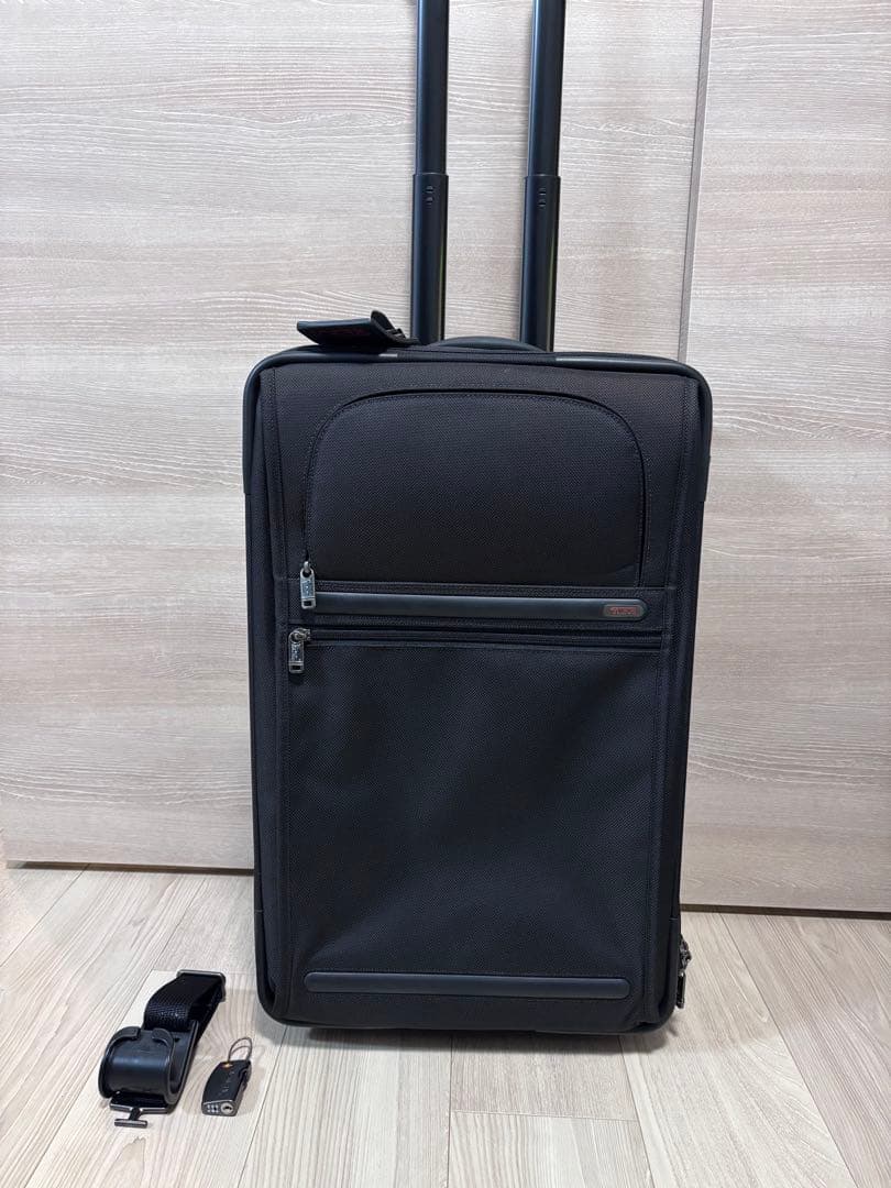 A*A様 美品 TUMI ブラック キャリーケース　22022D4