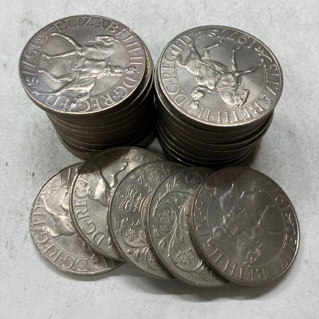 イギリス　エリザベス女王御即位25周年記念　貨幣　シルバージュビリー　外国