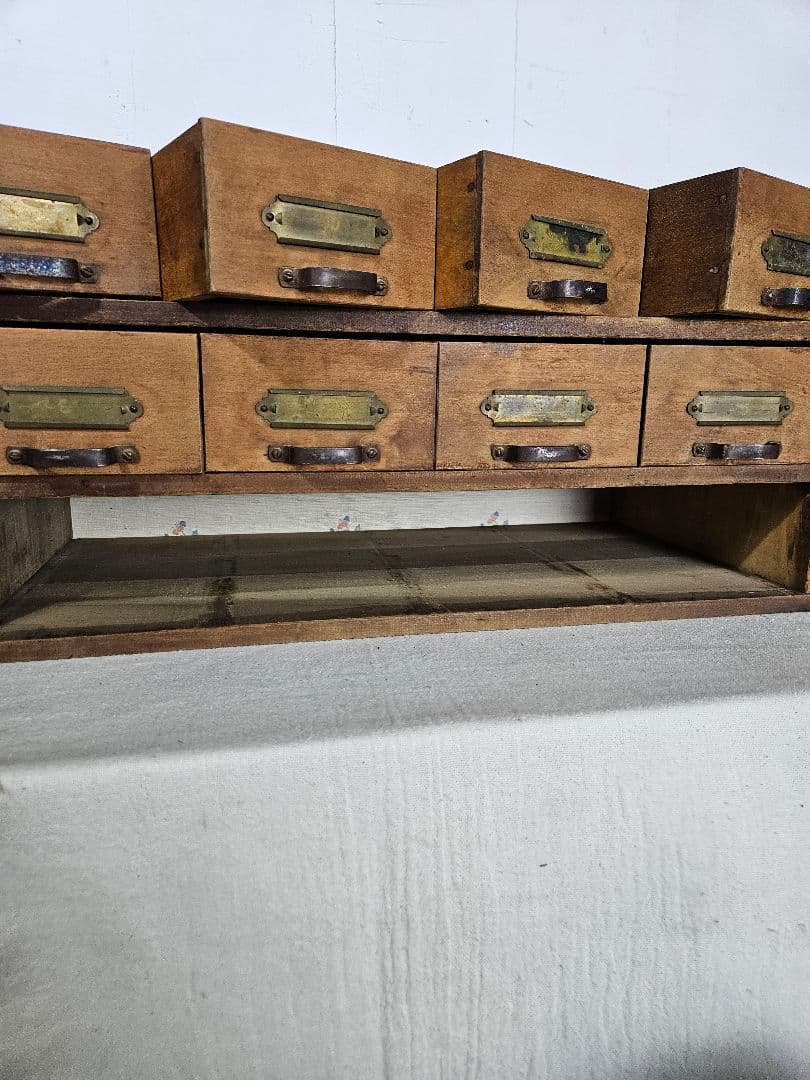 アンティーク 古い木の小引出し 8杯 カードケース 名刺入れ 無垢材 小物入れ