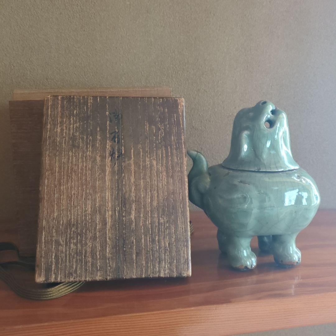 獅子形陶器 中型 淡い緑色　青磁香炉　獅子香炉　古美術品　骨董　中国