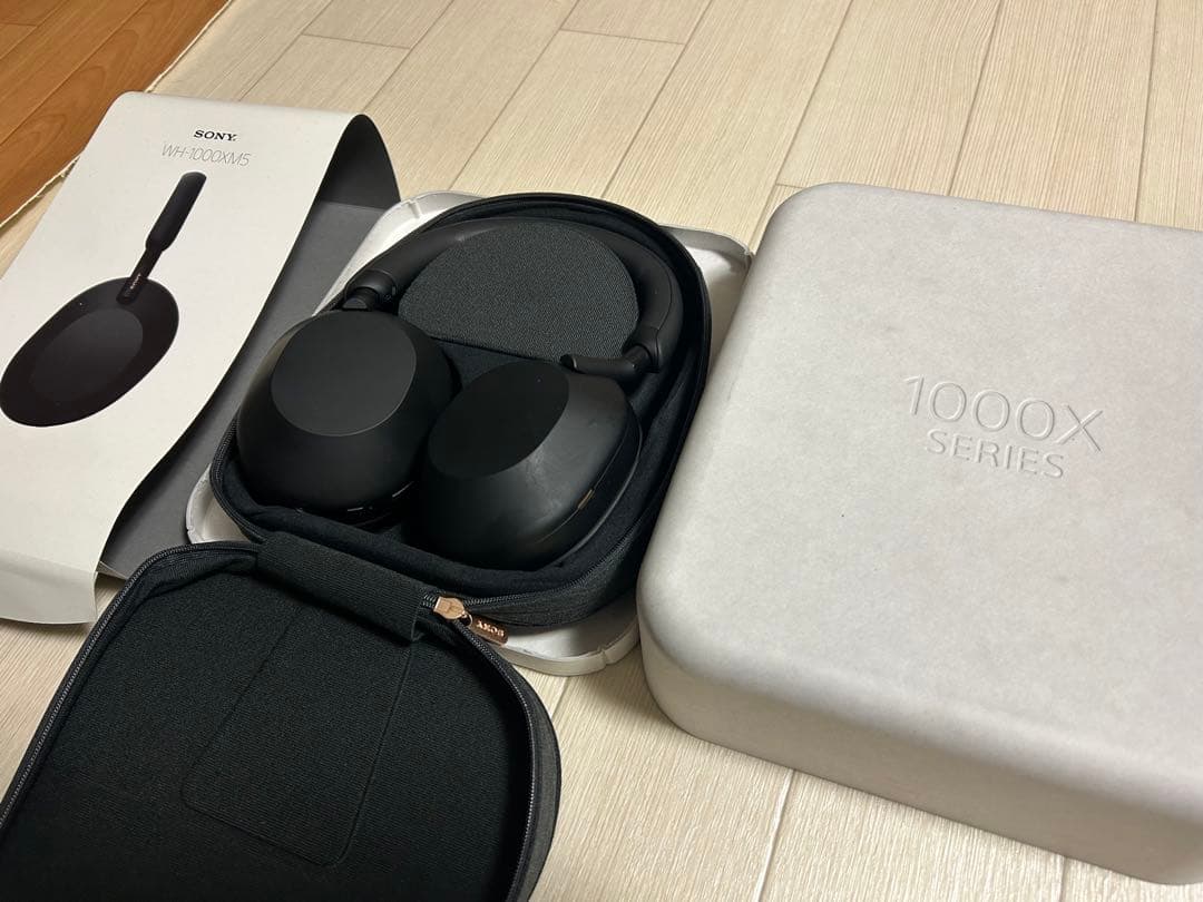 SONY WH-1000XM5 箱ケース付属