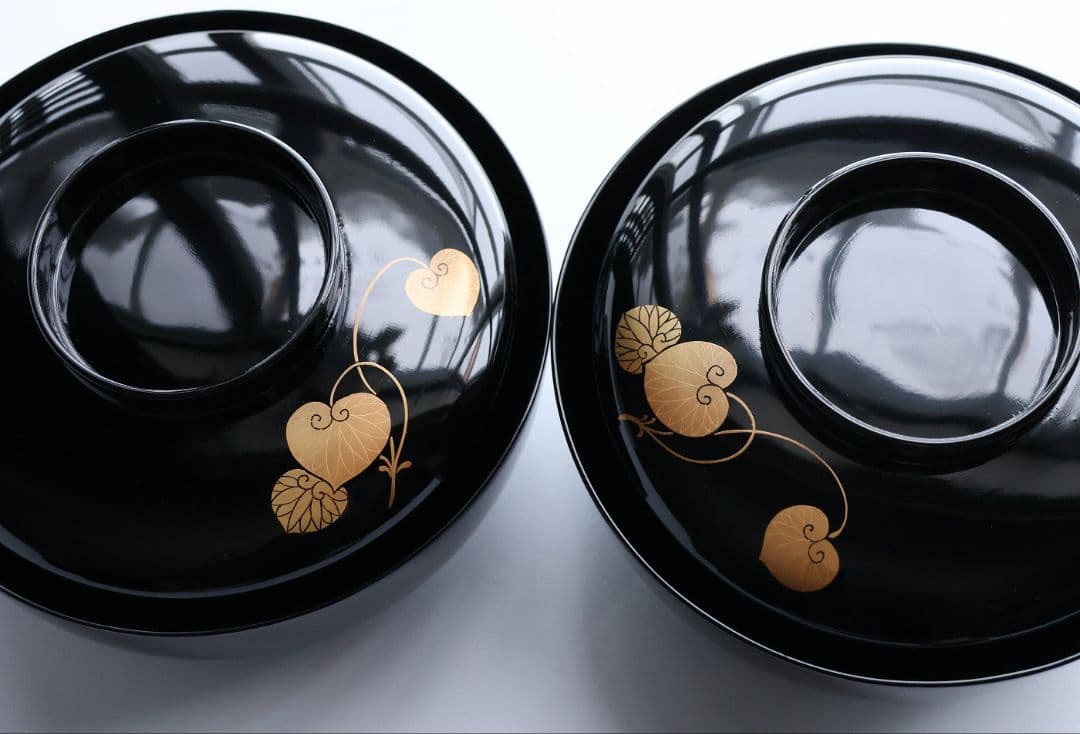 【MB189】天然木漆塗 紫陽花と葵 金蒔絵 螺鈿入 黒塗 煮物椀 二客 昭和期