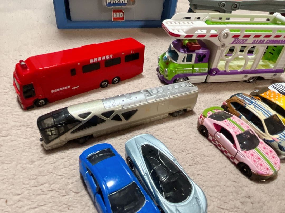 【まとめ売り】トミカ ディズニー 鬼滅の刃 サンリオ キャラクター多数 ケース付